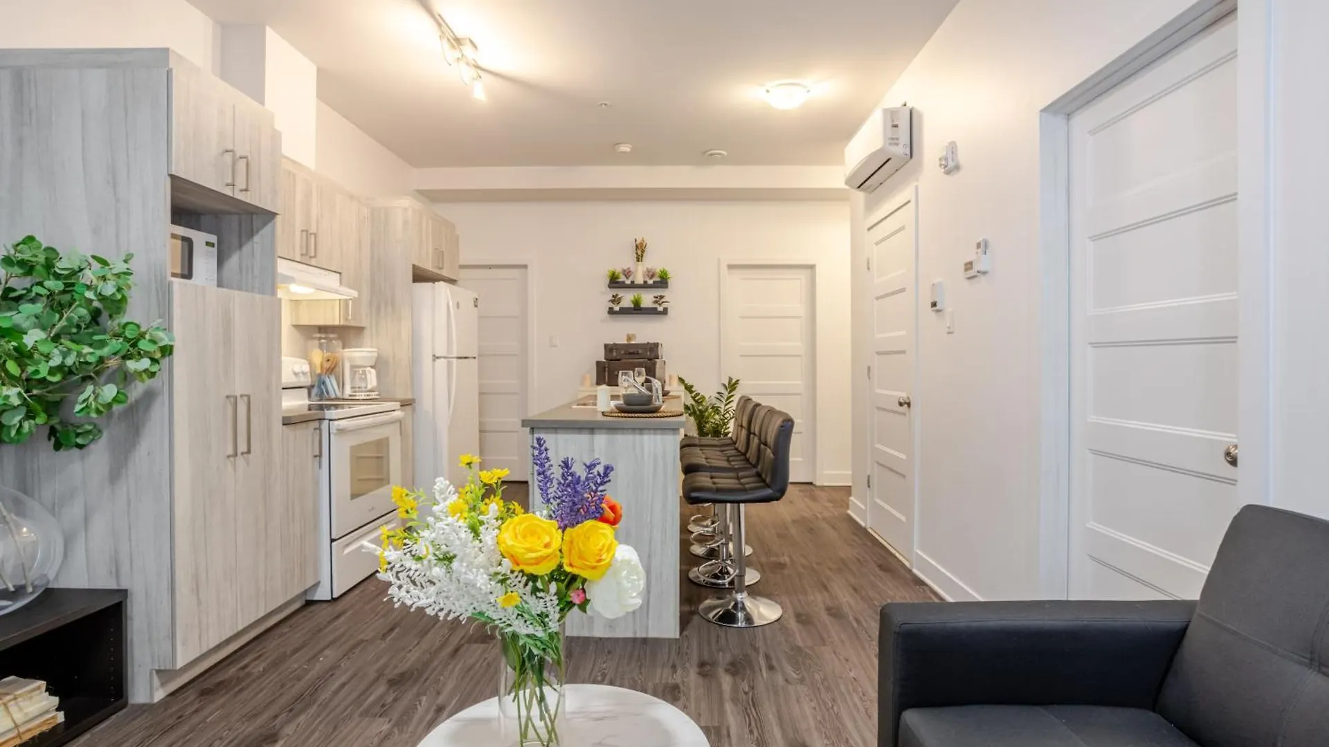 מונטריאול Modern Apartment In The Heart Of Griffintown 0*,